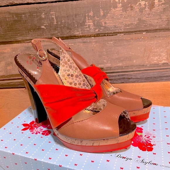 NEW! Poetic License Ocean Platform Heel in Orange and Tan - Picture 2 of 9